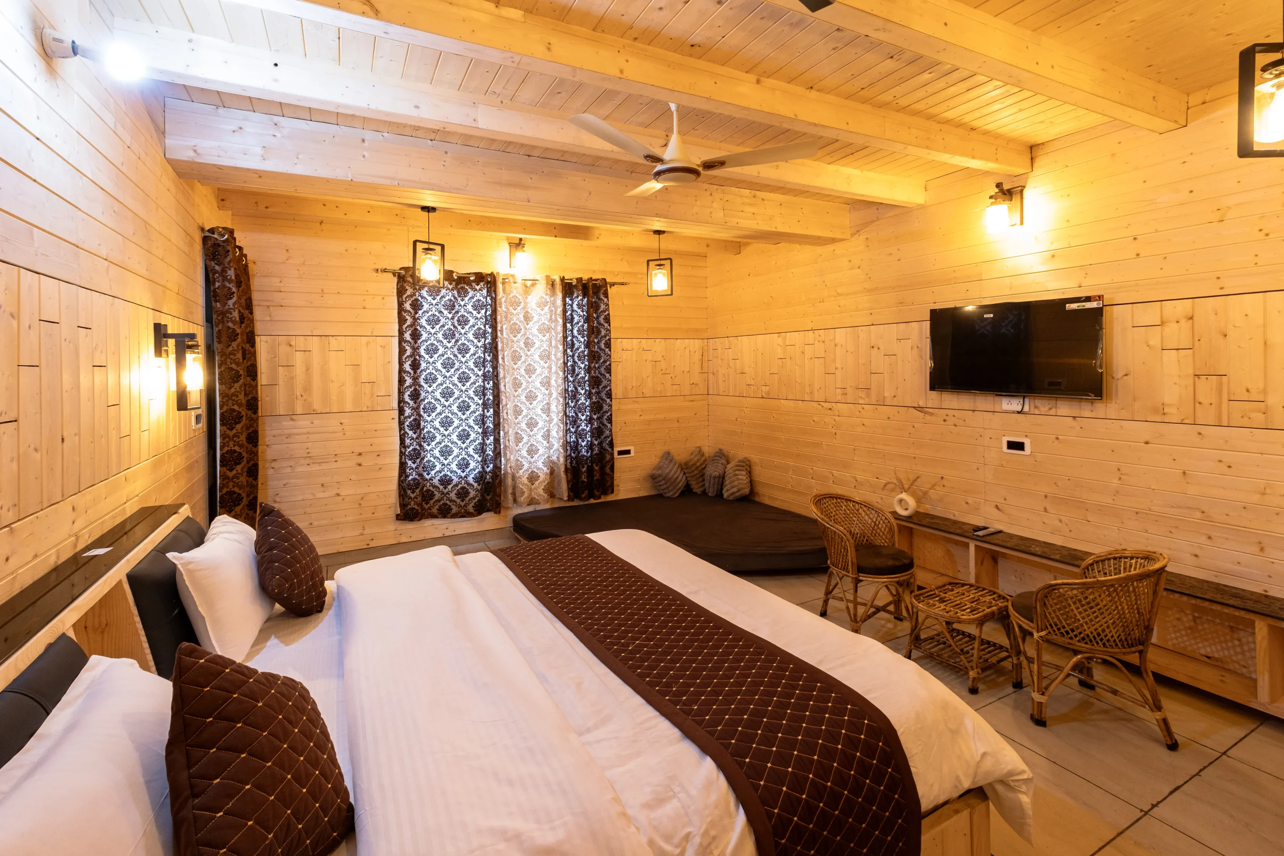 Rooms in Khajjiar wolf and woods2