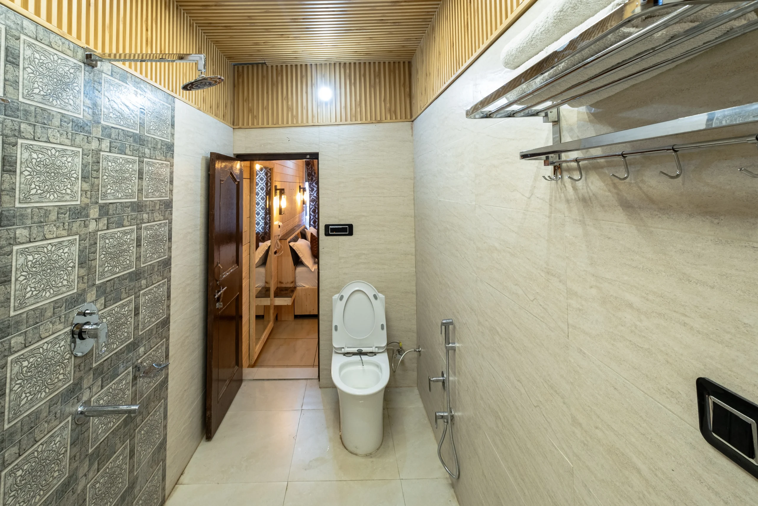 Rooms in Khajjiar wolf and woods6